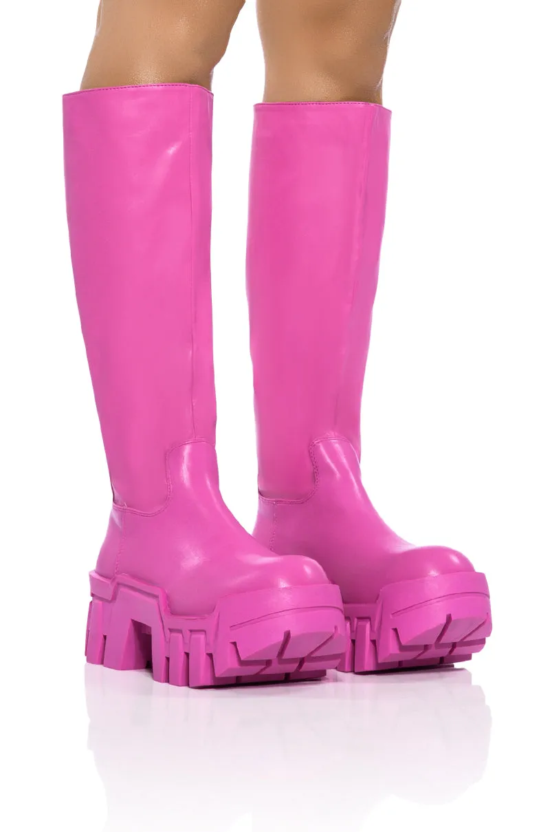 AZALEA WANG LYRICA FLATFORM BOOT IN PINK