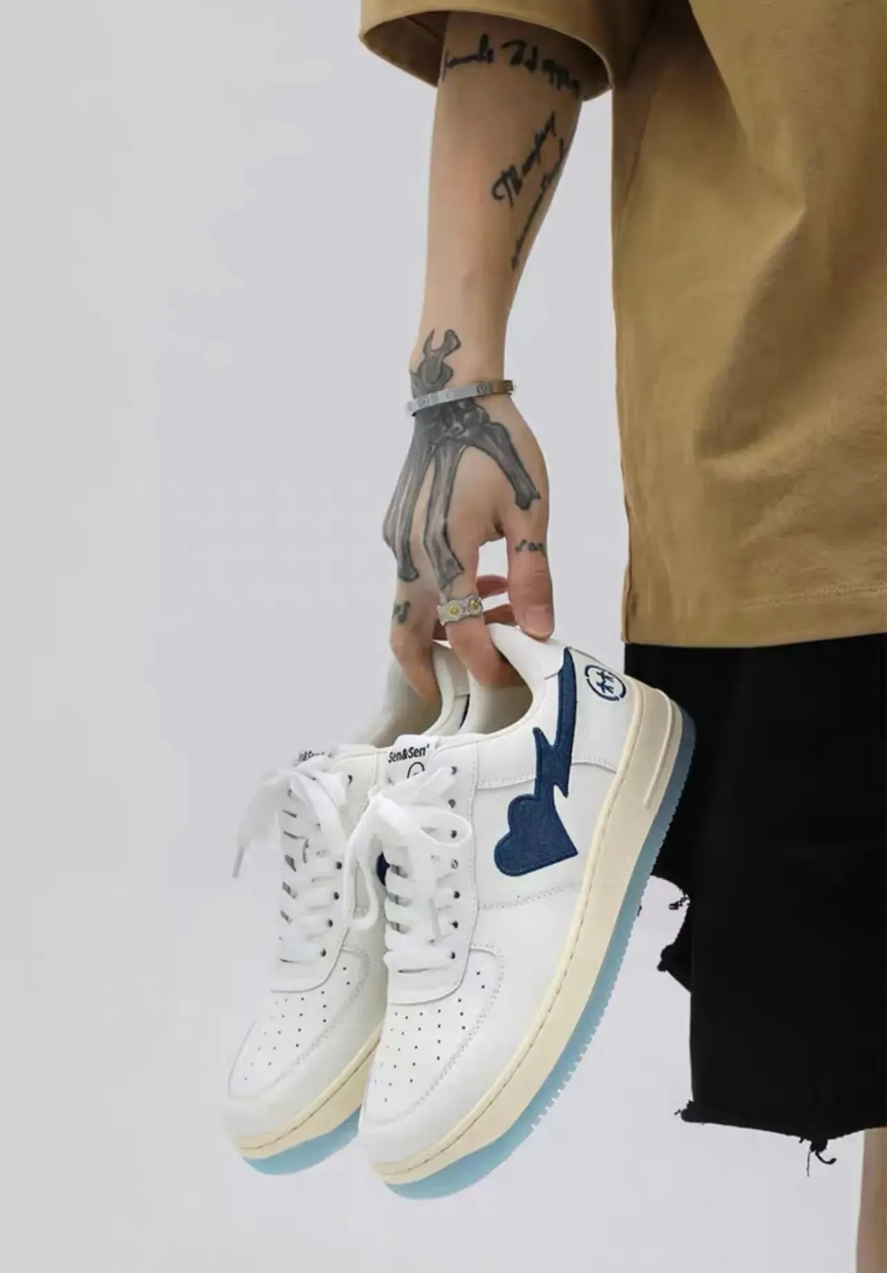 Blue Heart SNEAKER