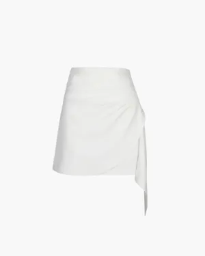 Céphise – Flowing design – White asymmetrical skirt