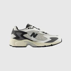 New Balance ML725